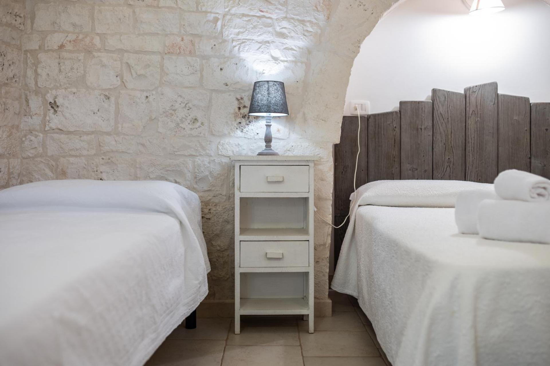 Trulli Di Mezza Villa Cisternino Bagian luar foto